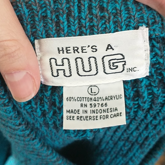VIntage "Here's a Hug" Sweater - Picture 4 of 4